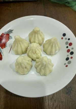 A picture of Easy Peanut Modak.