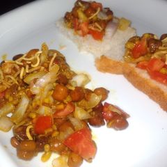 A picture of Chana sprouts salad.