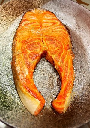 乾煎鮭魚 的食譜成品照片