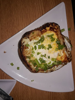 Una foto de Sándwich pan lactal, queso y huevo