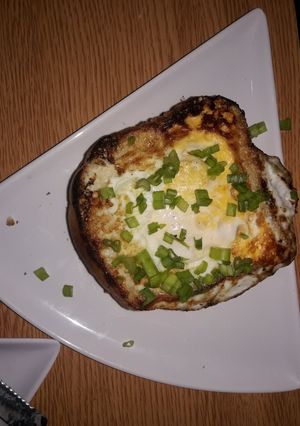 Una foto de Sándwich pan lactal, queso y huevo