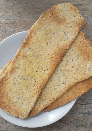 รูปของ โรตีกรอบแป้งกากมะพร้าวเนยสด Crispy Roasted Coconut Pulp Roti