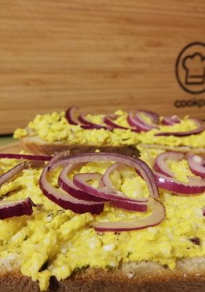 Juhtúrós, medvehagymás tojáskrém recept fotója