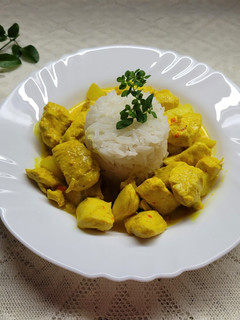 Una foto de Pollo al curry