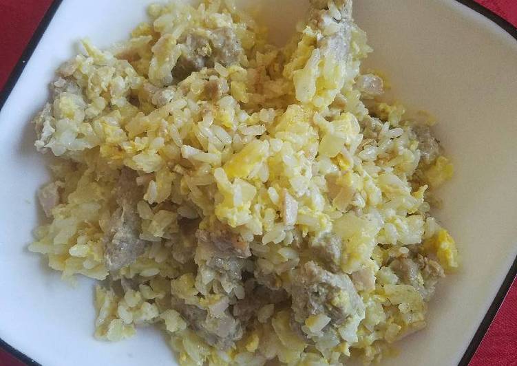 How to Make Speedy Ground Turkey, Leftover Rice &amp; Eggs