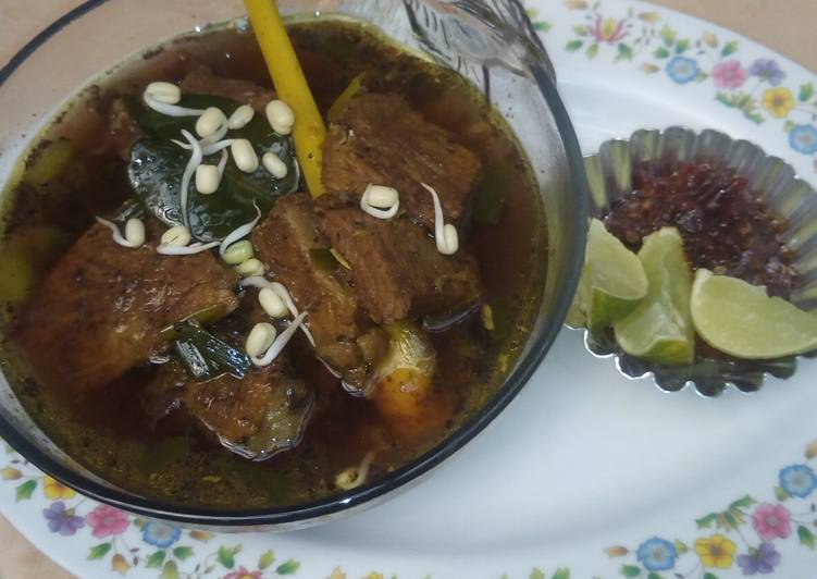 Rawon daging sapi