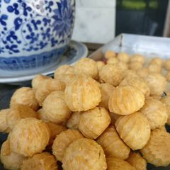 A picture of Mini Crispy Cheese Choux.