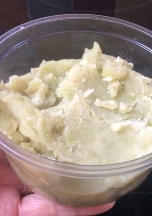 A picture of Shiro-an paste (White sweet bean paste).