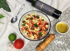 Una foto de 🫒Ensalada mediterránea con garbanzos 🫒