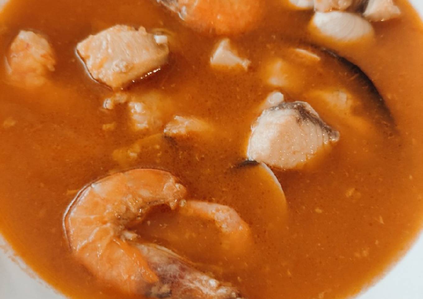 Sopa económica de pescado