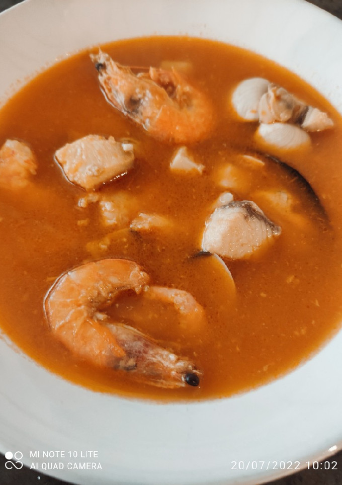Una foto de Sopa económica de pescado