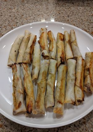 A picture of Addictive Filipino Lumpia.