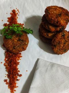 कोबी चणा-डाळ शामी कबाब (kobi chana dal shami kabab recipe in marathi) रेसिपी चे मुख्य फोटो