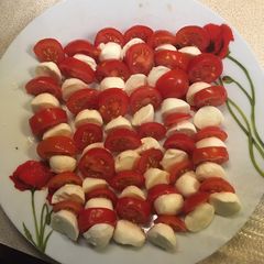 A picture of Caprese plate.