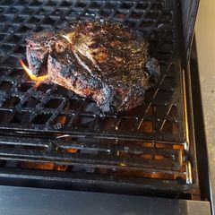 A picture of Steak Florentine!.