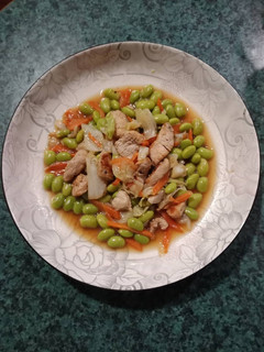 毛豆高麗菜炒雞肉 的食譜成品照片