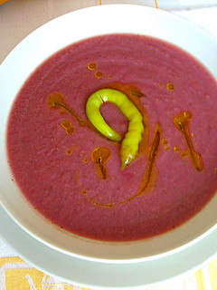 Una foto de Crema morada vegana para Halloween