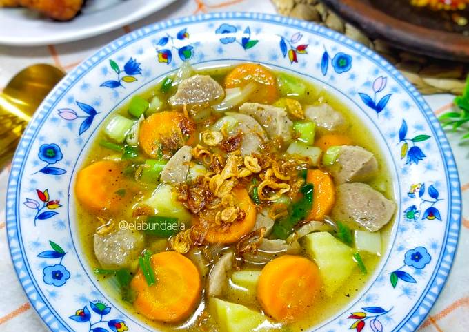 Bagaimana Menyiapkan Sop Capcay Bakso yang Bisa Manjain Lidah