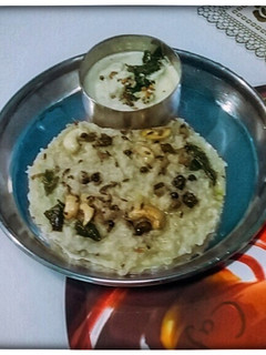 சாமை பொங்கல் (Saamai pongal recipe in tamil) செய்முறை முக்கிய புகைப்படம்