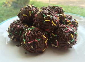 Foto resep Bola-bola Coklat Roma Kelapa