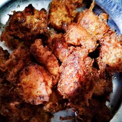 A picture of Chicken chunks.
