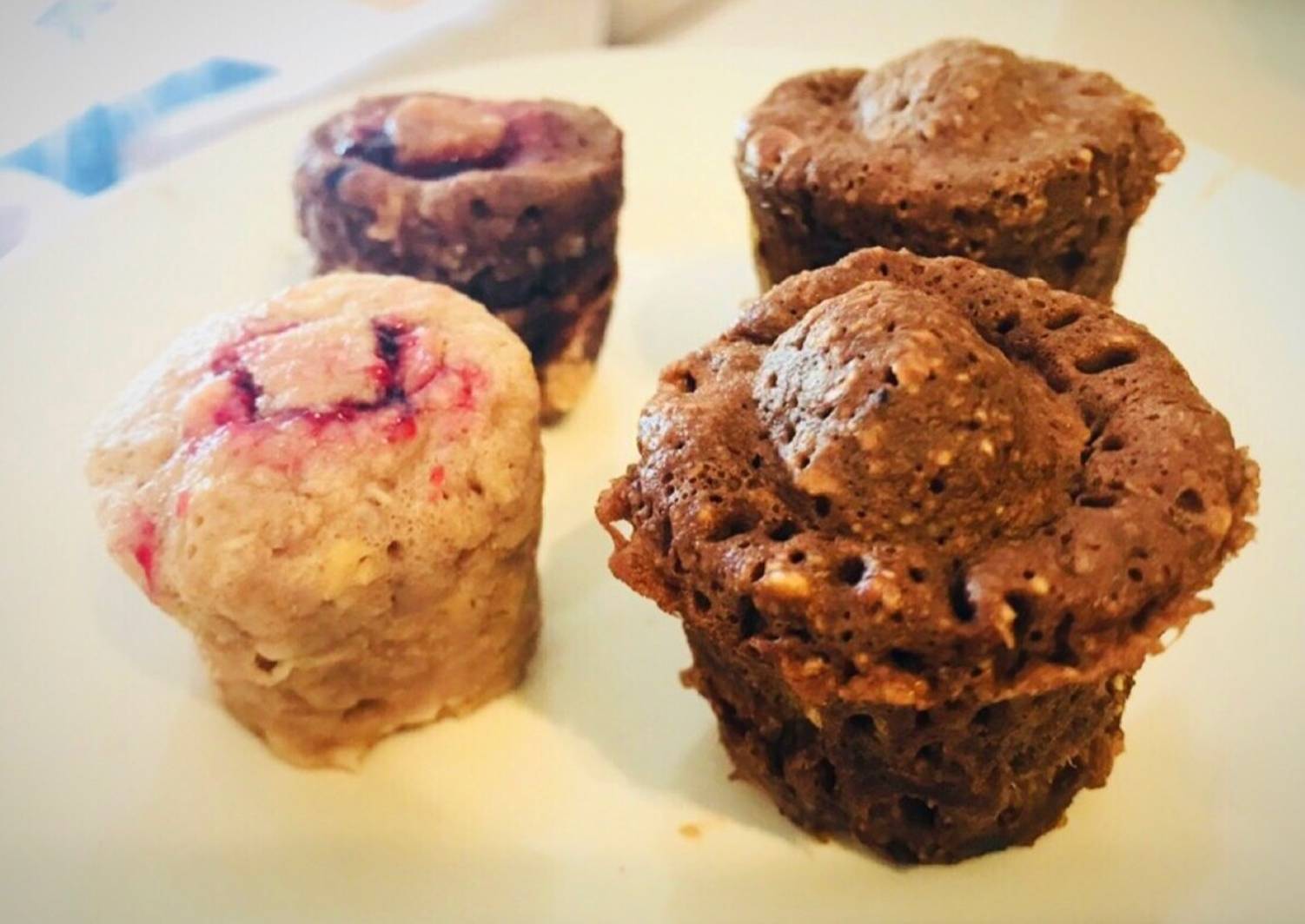 Mug cake o muffins al microondas de chocolate, vainilla, frutilla o