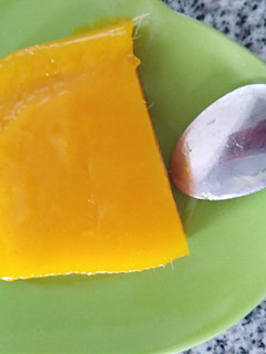 Una foto de Gelatina de mango con agar agar