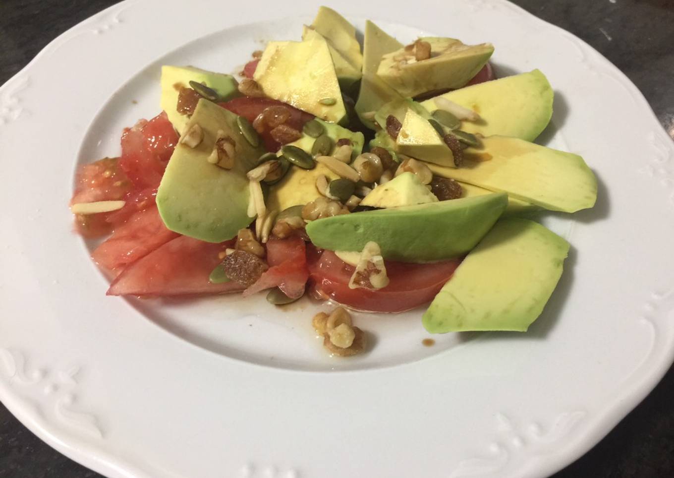 Ensalada de tomate 🍅 y aguacate 🥑