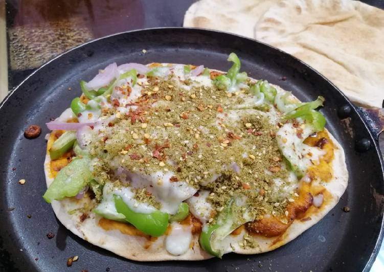 Simple Way to Prepare Super Quick Homemade Pita Bread Thyme and Veg Pan Pizza