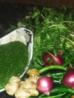 A picture of Green chutney.