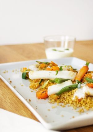 Una foto de Couscous de verduras y sepia