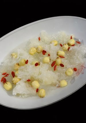Hình của món SP.0877 - Chè Tuyết Nhĩ Hạt Sen Kỷ Tử.