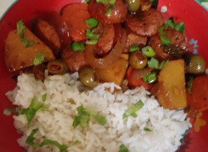 Una foto de Salchichas con papas