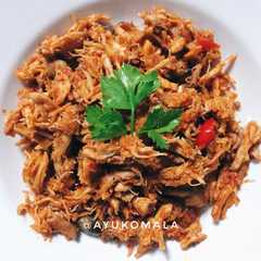 A picture of Ayam Suwir Bumbu Bali.