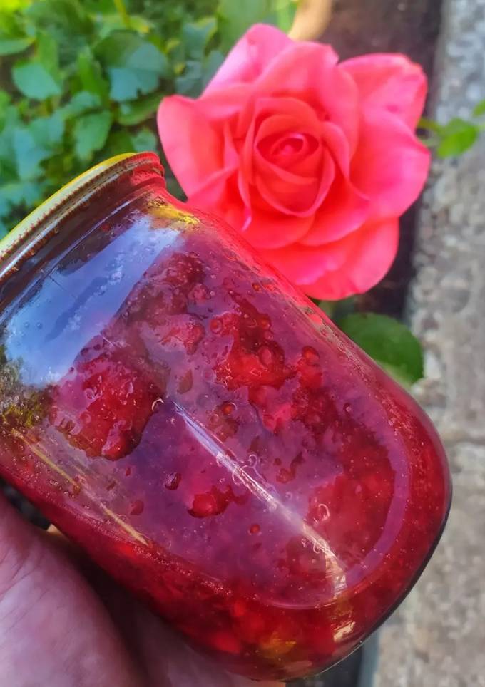 Полуничне варення
