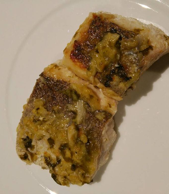Foto principal de Merluza a la plancha con salsa de ajo y perejil