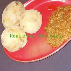 A picture of Boiled sweet potatoes with daddawa sauce(locust beans).
