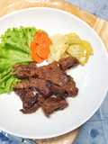สเต็กเนื้อหมักเบียร์พริกไทยดำ