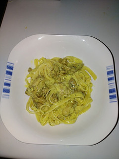 Una foto de Tallarines con pollo al curry