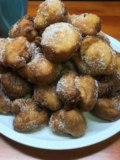 Una foto de Buñuelos de yogur y leche