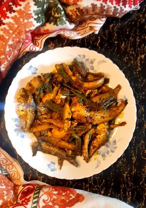 পেঁয়াজ কলি দিয়ে পাঁচ মিশালি মাছের মাখা চচ্চড়ি রেসিপির প্রধান ছবি