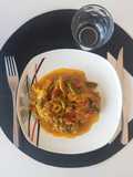 Pollo al curry con leche de coco y verduritas