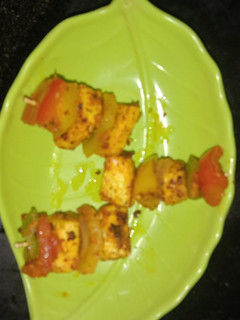 तवा पनीर टिक्का (Tawa paneer tikka recipe in hindi) रेसिपी मुख्य फोटो
