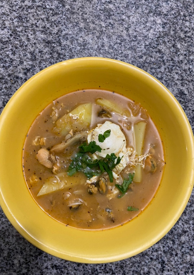 Una foto de Sopa surtido de mariscos