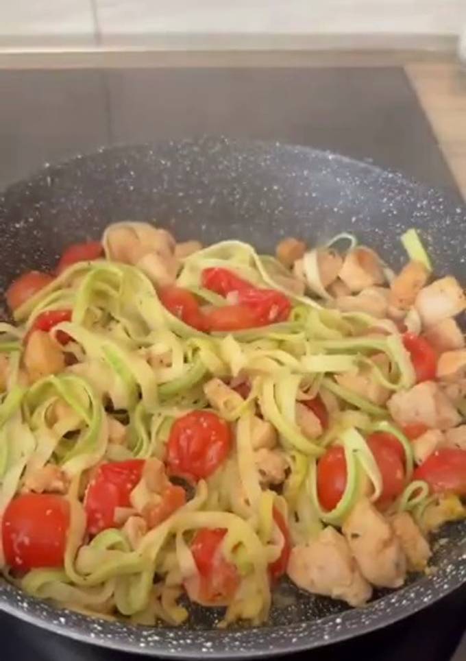 ПХ Спагетті з кабачків та курячим філе