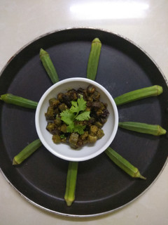 ભીંડા નું શાક (Bhinda Shak Recipe In Gujarati) રેસીપી મુખ્ય ફોટો