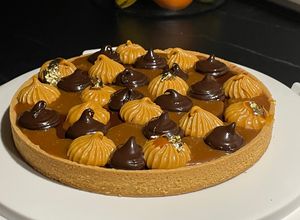 Foto di Crostata moderna, Caramello salato e Cioccolato fondente