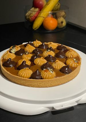 Foto di Crostata moderna, Caramello salato e Cioccolato fondente