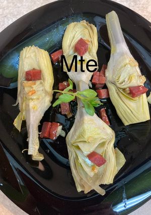 Foto principal de Alcachofas frescas al ajillo con jamón Mte
