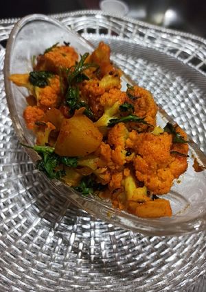 फुलगोभी (Cauliflower chi bhaaji recipe in marathi) रेसिपी चे मुख्य फोटो 